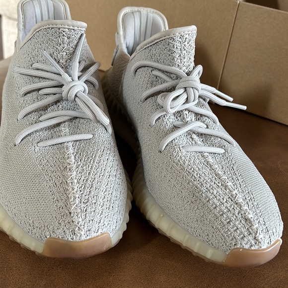 Authentic Yeezy Boost 350 size 10.5 - Picture 8 of 8